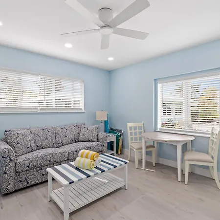 Creole Garden Cottage At Palmview Inn Of Sanibel